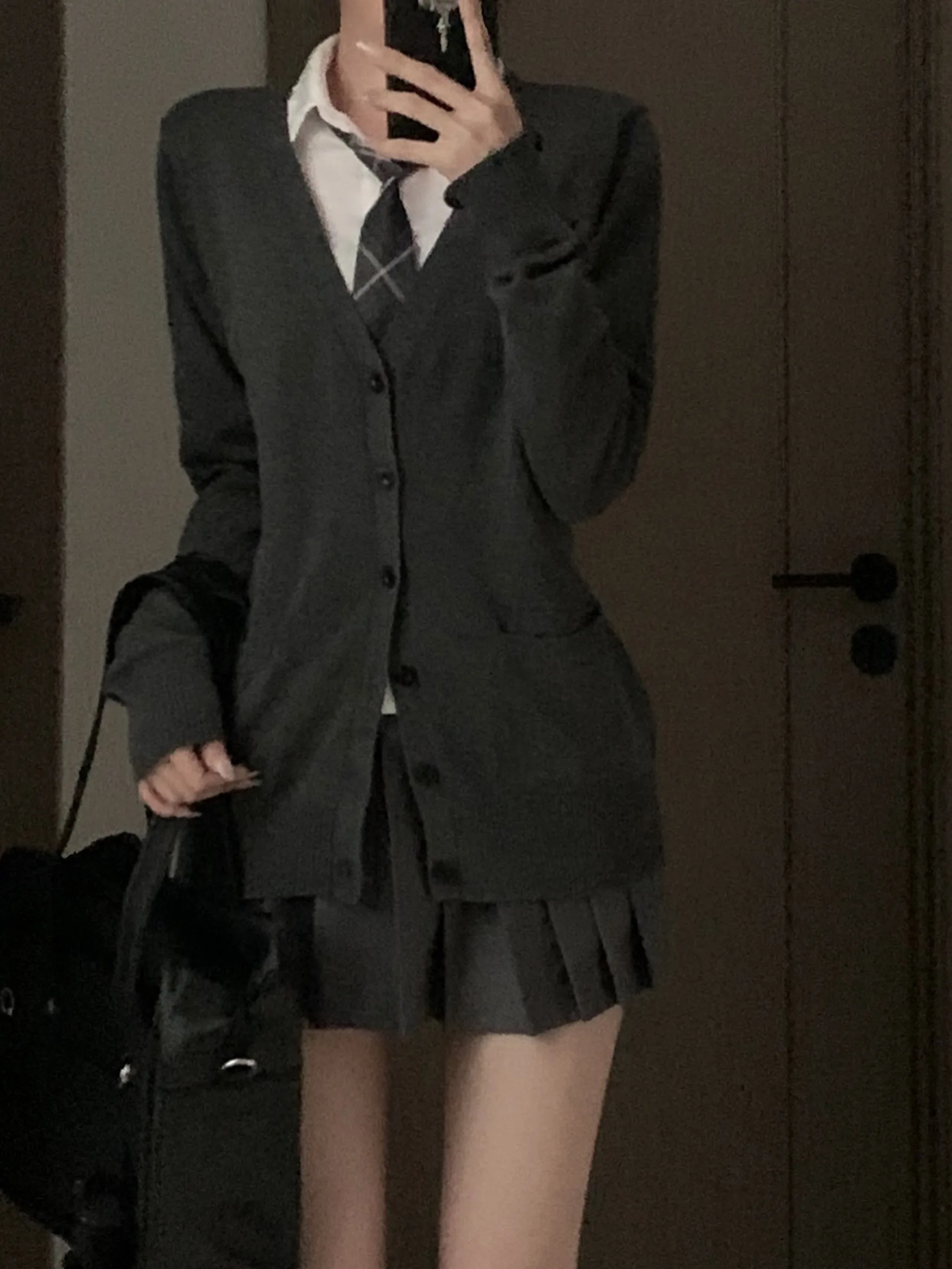 

Loose Long Sve Knitted Sweater Jaet Pure Color Lazy Sle Japanese College JK Loose Sweater Outerwear V Ne Button Closure