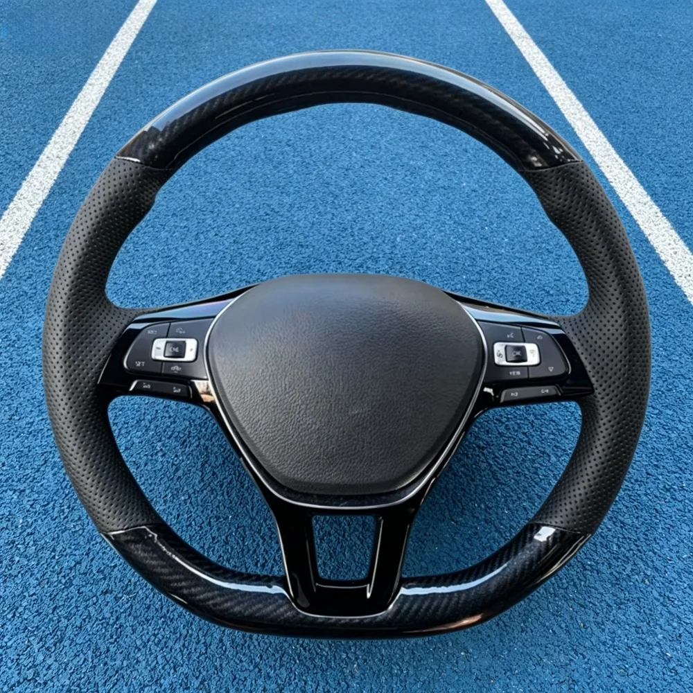 Handgenähter schwarzer Carbonfaser-Leder-Lenkradbezug für Mk7 Touran Up New Polo Jetta Passat B8 Tiguan für Volkswagen Passat.