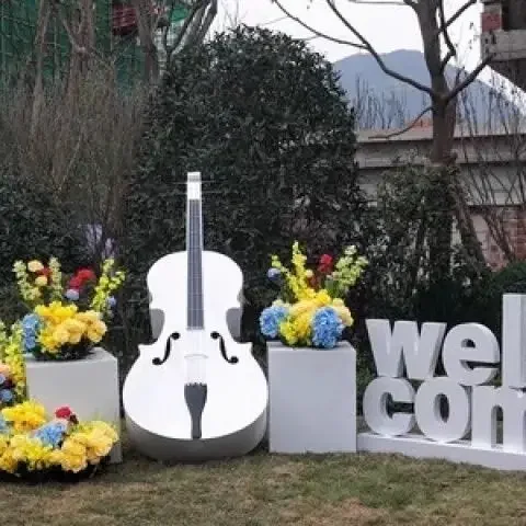 Outdoor Garden Simulation Cello Flower Stand Ornament Garden Park Musical Instrument Sculpture