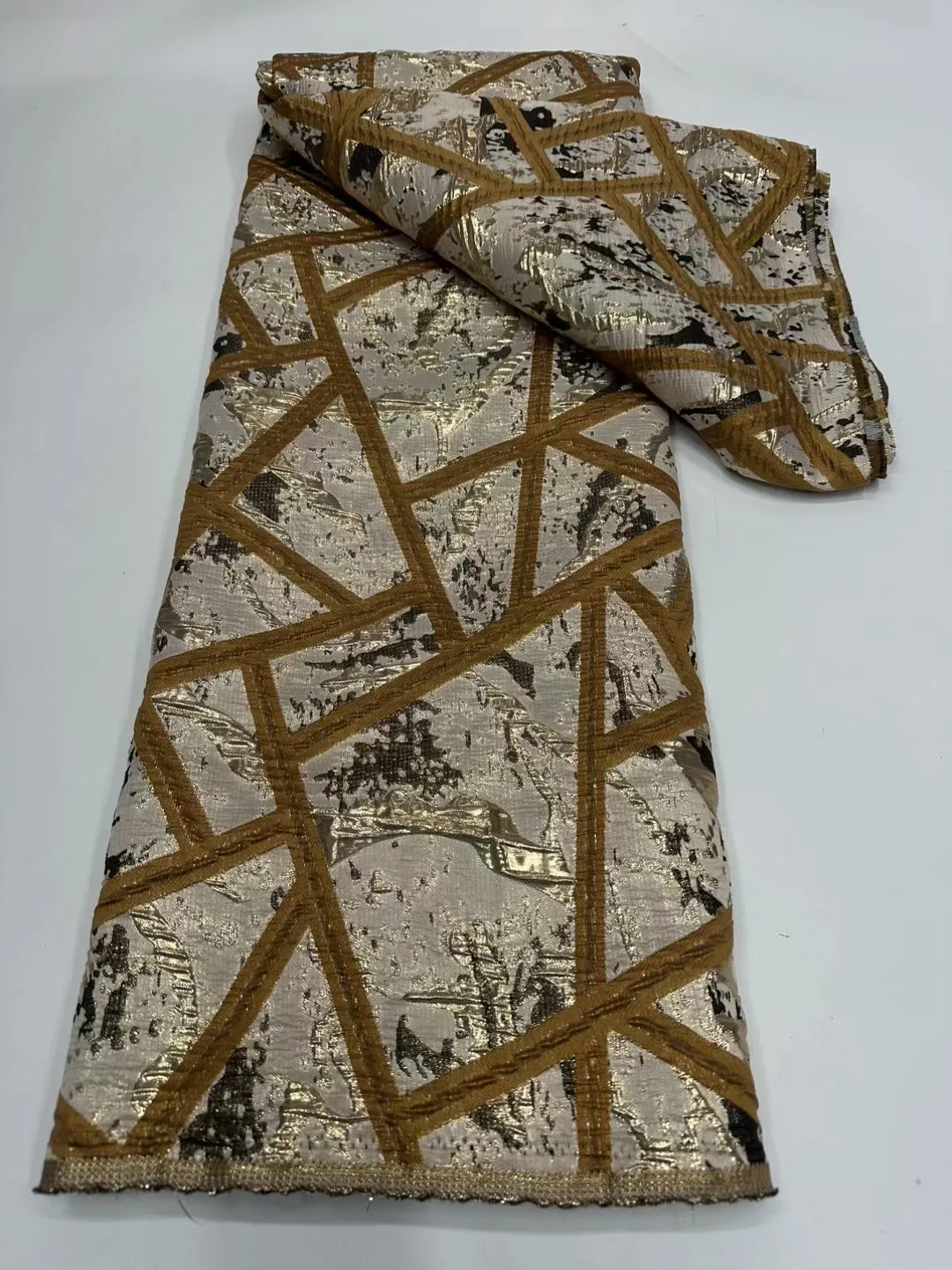 

2024 Latest French Brocade Lace Fabric High Quality African Lace Fabric Embroidery Jacquard Fabric for Wedding Sewing NCW5912
