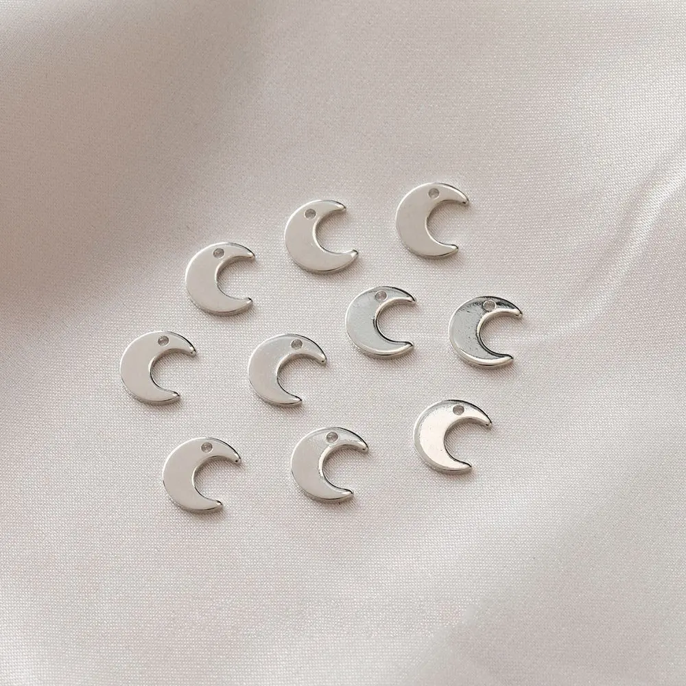 Petites breloques en forme de lune minimaliste, 10 pièces, pendentifs pour la fabrication de bijoux, bricolage, fournitures en laiton fait à la main, rempli d'or 14k, 8x9mm
