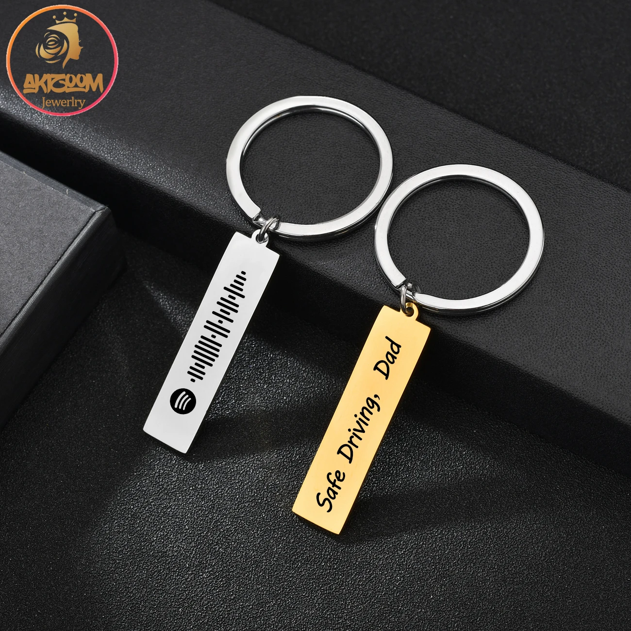 Akizoom-Llavero con nombre de texto personalizado para hombre y mujer, llavero de acero inoxidable para coche, fecha grabada, letra, regalo de joyería DIY