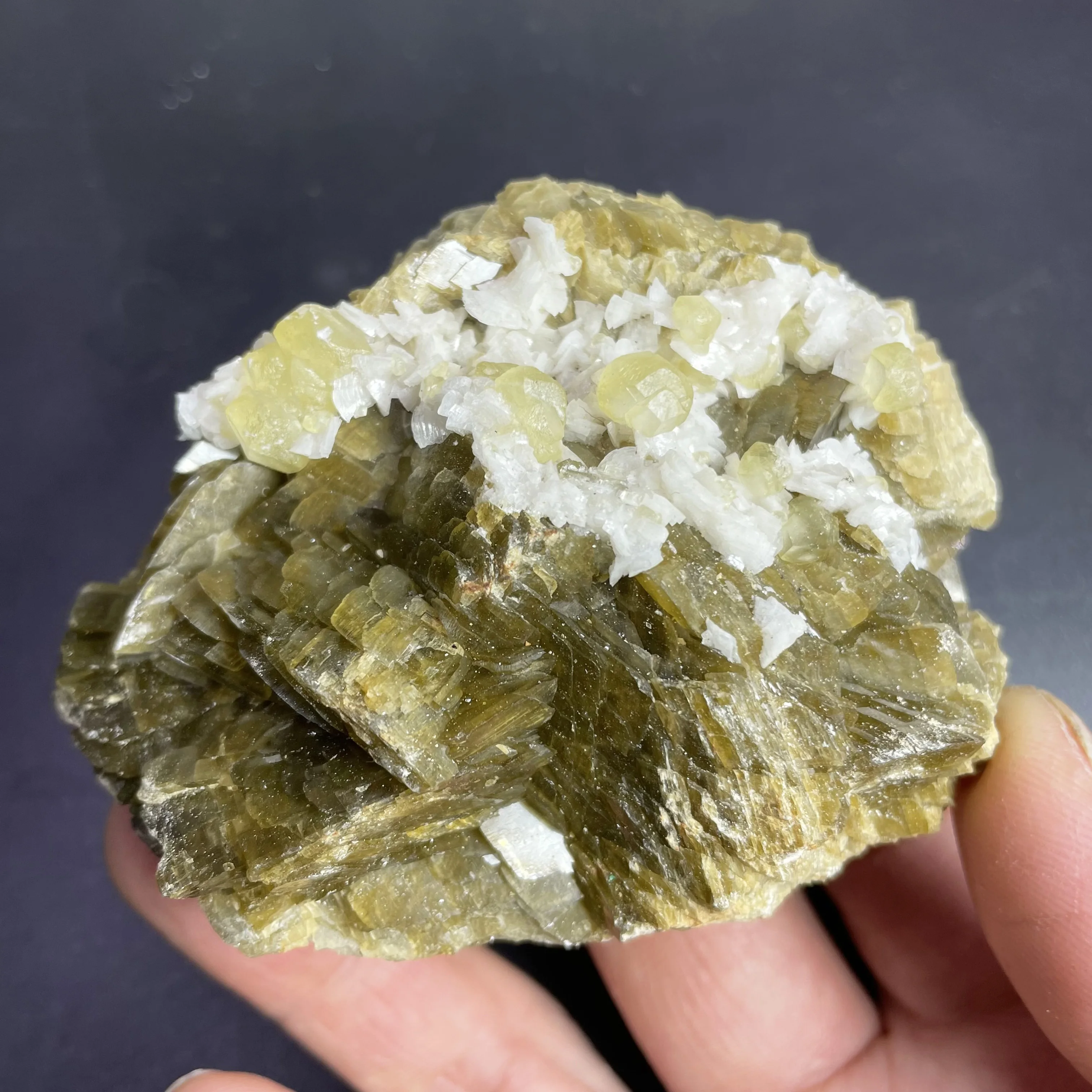 Natural Siderite Muscovite Chalcopyrite Symbiotic Crystal Quartz Teaching Specimen Collection Healing Stone Home Decor