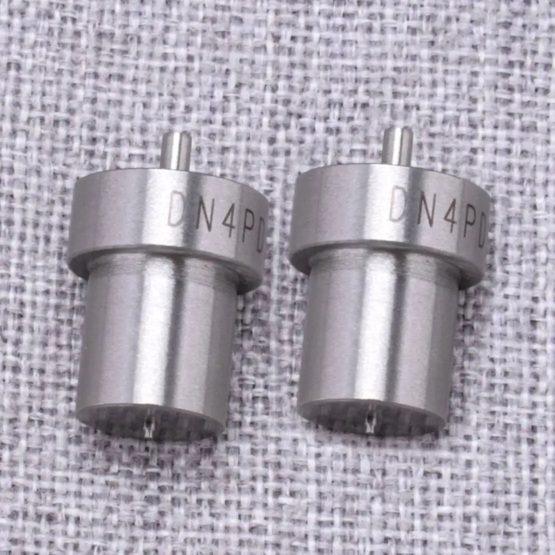 

DN4PD57 105007-1260 093400-5571 093400-5640 9432610425 2pcs Diesel Injector Nozzle Fit For Toyota 4Runner Land Cruiser Cressida