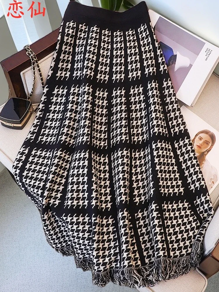 

2024 Autumn and Winter New Style Western Skirt Mid-length Solid Color Plaid Big Swing Knitted Sweater Skirt Women