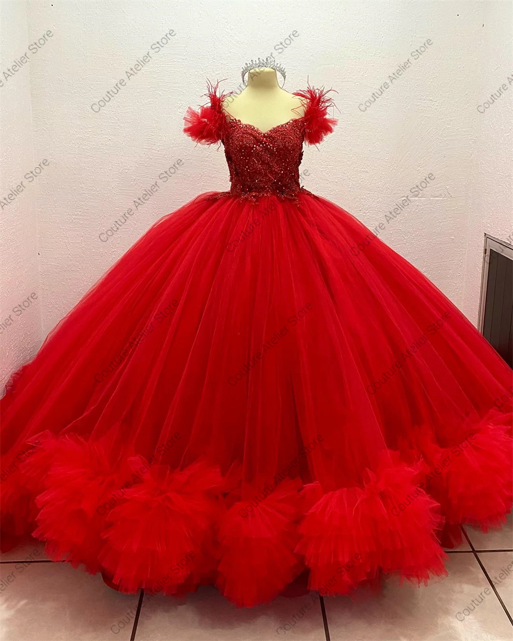 Penas vermelhas Vestido de baile Quinceanera, Princess Sweet 16 Vestidos, Tule Ruffels Trem, Tule com babados, Eobe de luxo, 2024