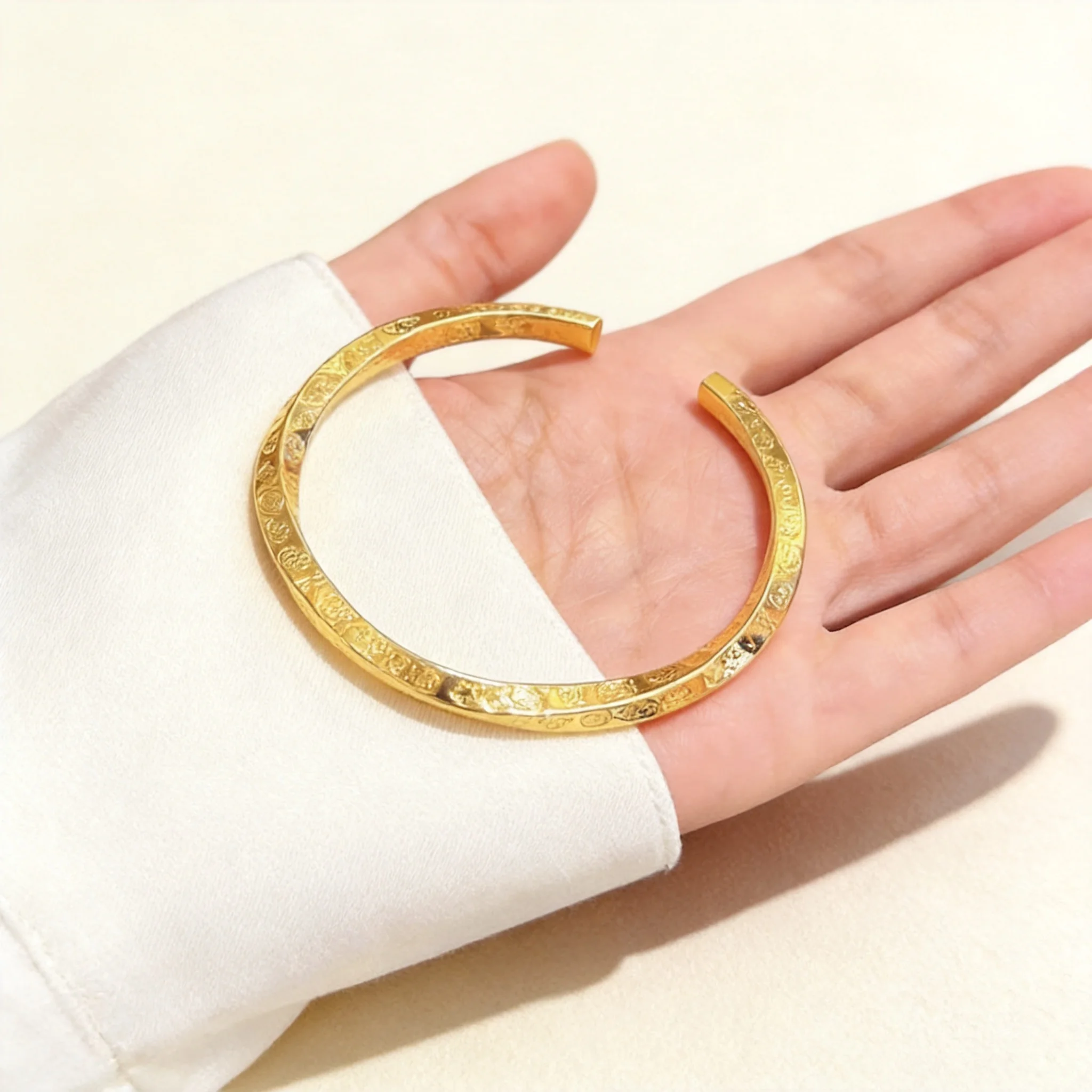 24k Real Gold Plated Long Lasting Color Retention Chinese Auspicious Mobius Bangle Lucky Fortune Blessing Open Cuff Bracelet Vin