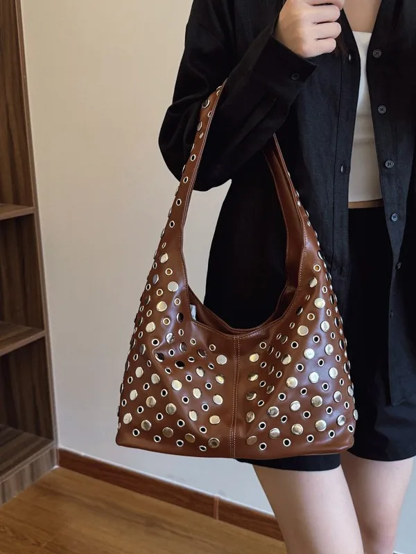 

Лето 2025 г., модная сумка-ведро с заклепками — многосторонняя сумка через плечо/подмышки/плечо, просторная сумка-тоут, женский модный аксессуар