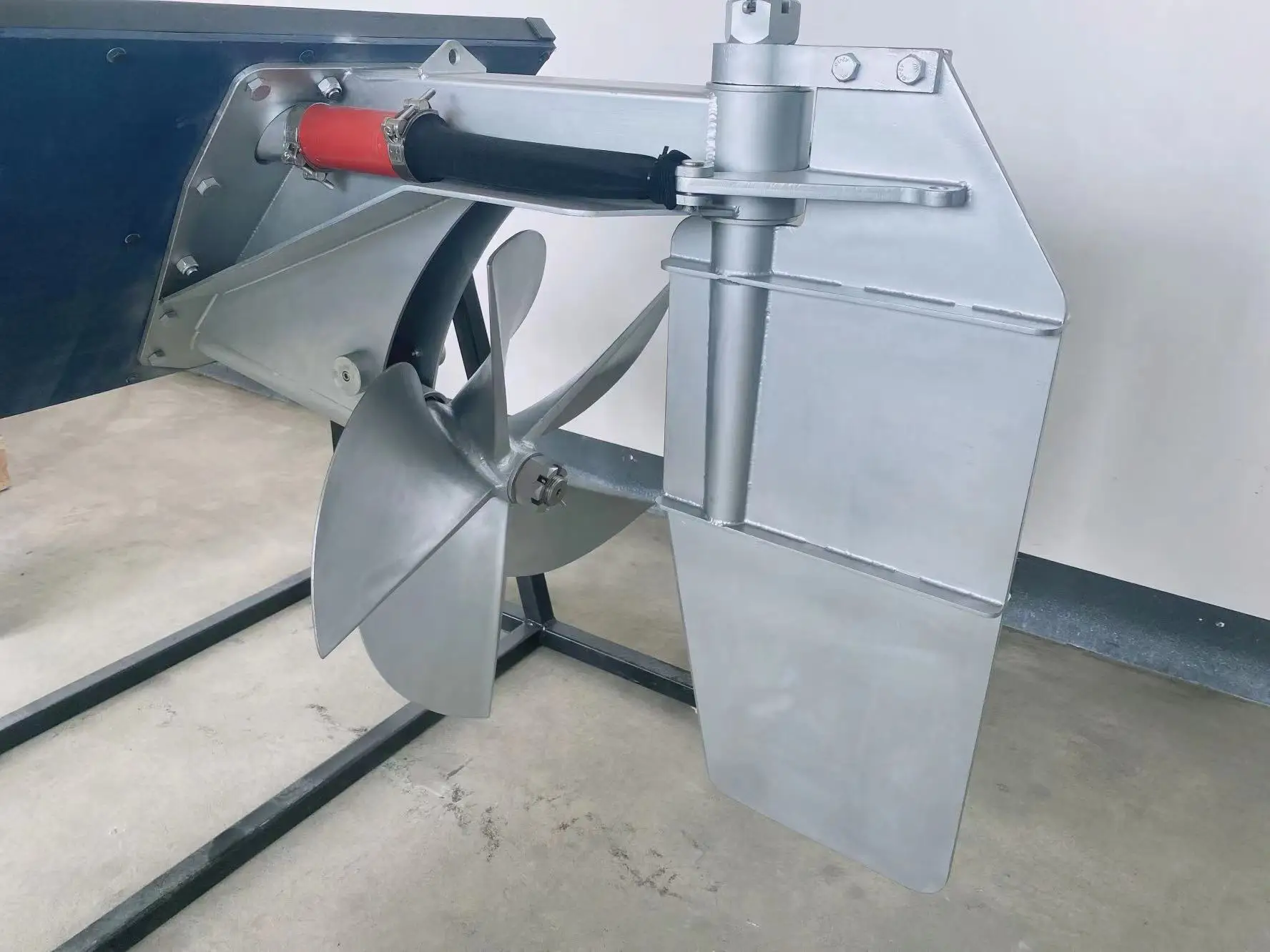 محرك الديزل عالي السرعة ونظام المروحة البحرية محرك السطح محرك خارجي المروحة البحرية مروحة القارب للقارب