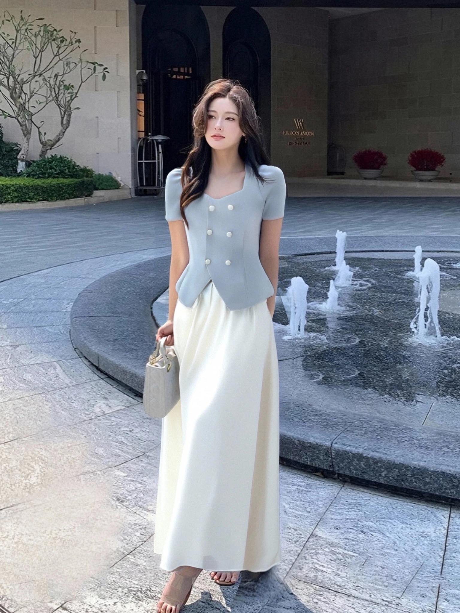 

Fashionable Summer 2025 Slimming Short Sleeve Top And Half Skirt Two-Piece Set Luxury Style V-Neck Polyester Fiber Casual Wear