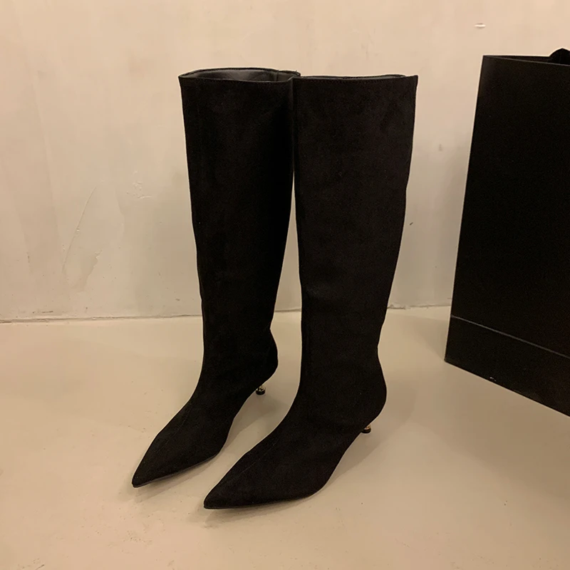 2025 Winter Street Corduroy Warm Women's Boots New Pointy Sexy Casual Designer Ladies' Party Low-heeled Knee-length Shoes. image 6