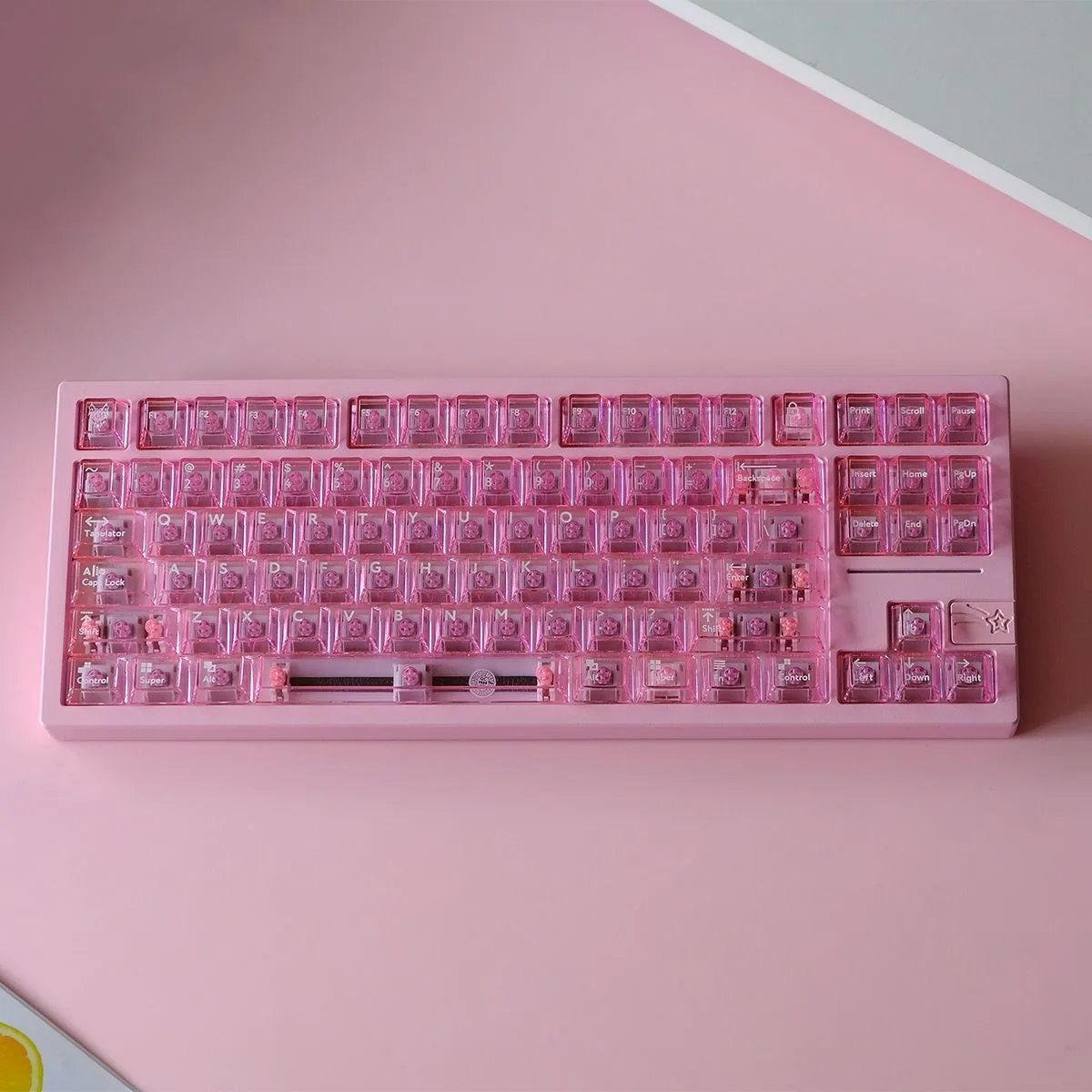 

Pink high-transparency keycaps, PC material, original factory height, high appearance level mechanical keyboard keycaps