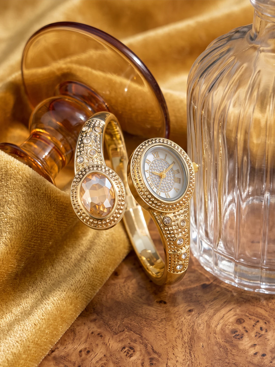 Sparkling Luxury Oval Large Gem Bangle Gold Watch for Woman