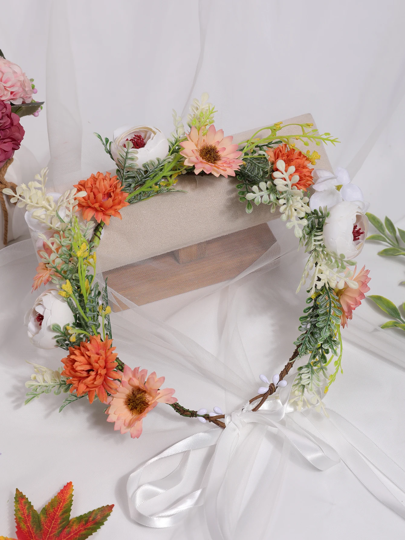 A female super Sensen department simulation flower flower seaside vacation tour shot headwear wreath