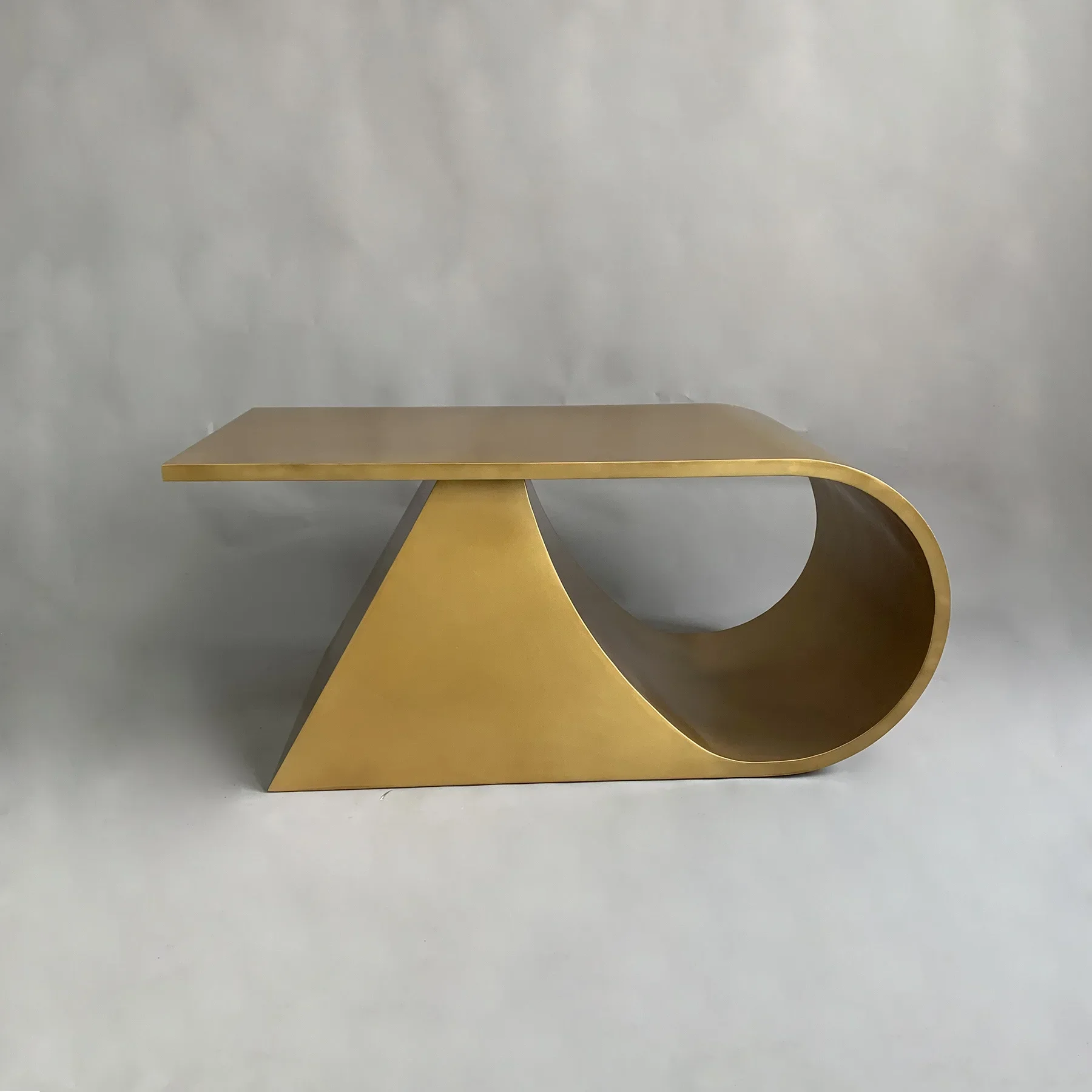 American fashion retro light luxury wrought iron coffee table modern creative living room hotel sales department model room