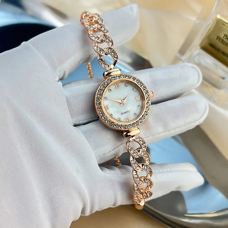 

Fashion Chain with Diamond Embellishments, Quartz Watch with Adjustable Small Bracelet, Silver Gold Exquisite Women's Watches