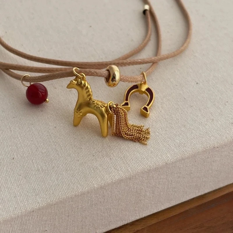 مضحك لامع الكرتون الحصان متعدد شرابة الخرز قلادة القلائد للنساء الإناث قابل للتعديل طويل الشمع حبل سلسلة المختنقون