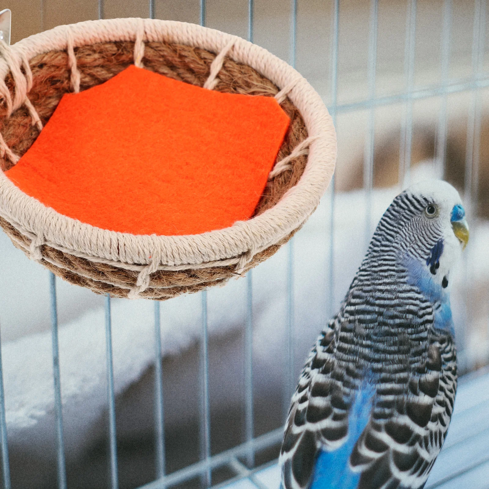 

Hand Woven Bird Nest Simple Elegant Rustic Style Stainless Steel Cotton Breeding House for Cages Indoor Outdoor Tree Balcony