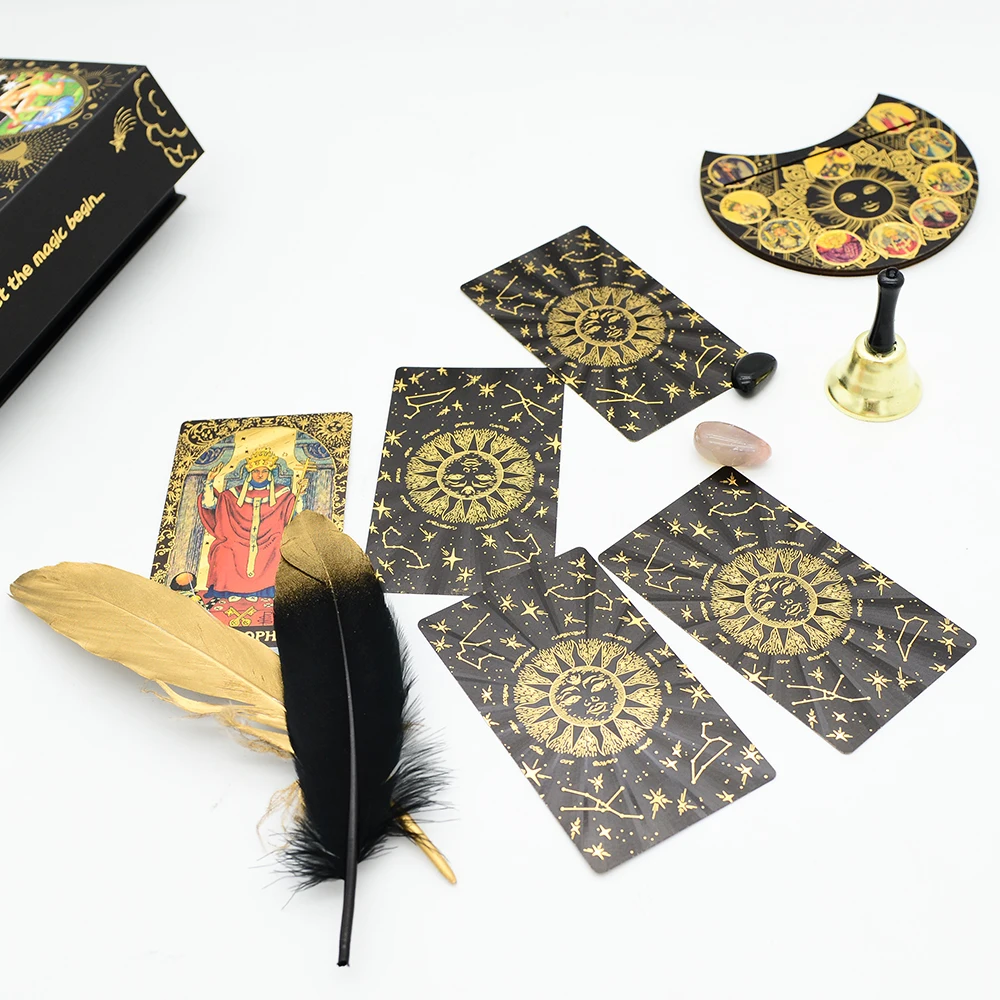 Deluxe Feather Black Gold Sun Gift Box Set Gold Foil Tarot 12 * 7cm Stamping PVC Waterproof Wear Resistant Board Game Card