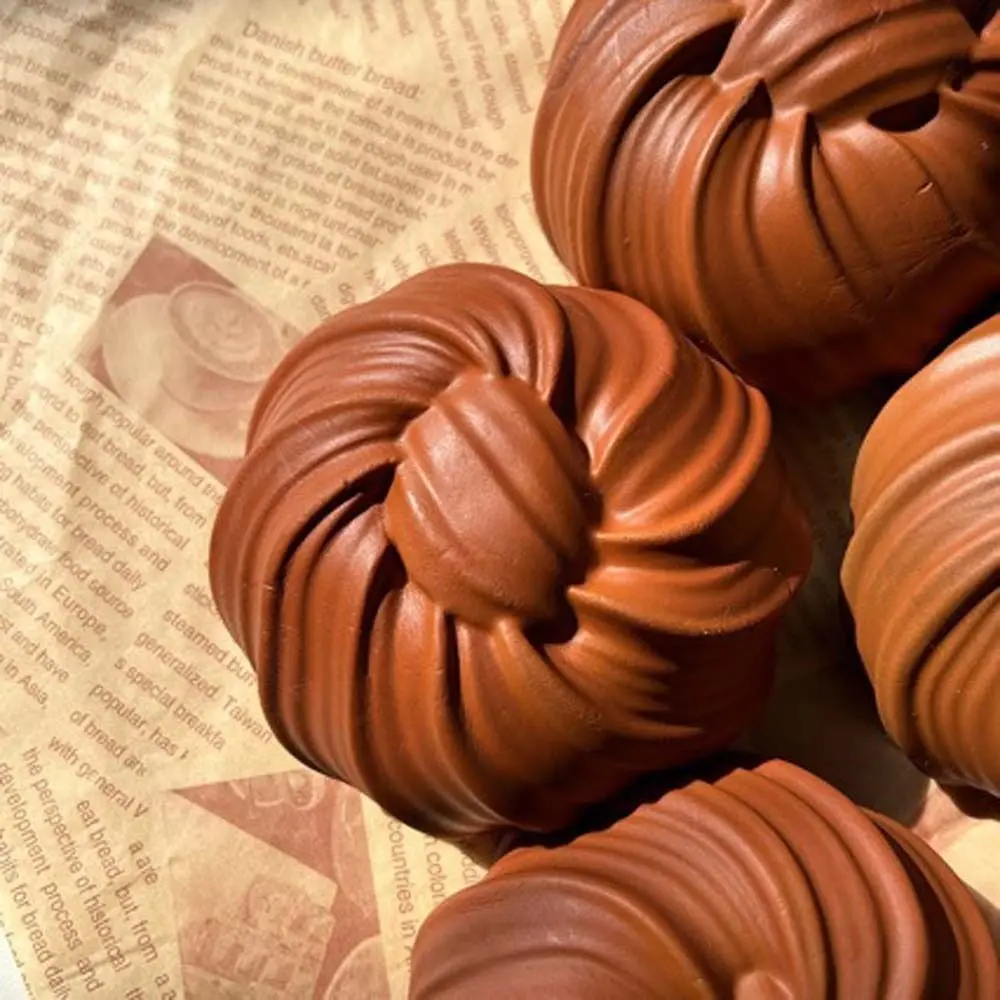 Creative Super Soft Chocolate Flower Rolls Squeeze Realistic Bread PU Material White Bread Squeeze Slow Rebound Funny