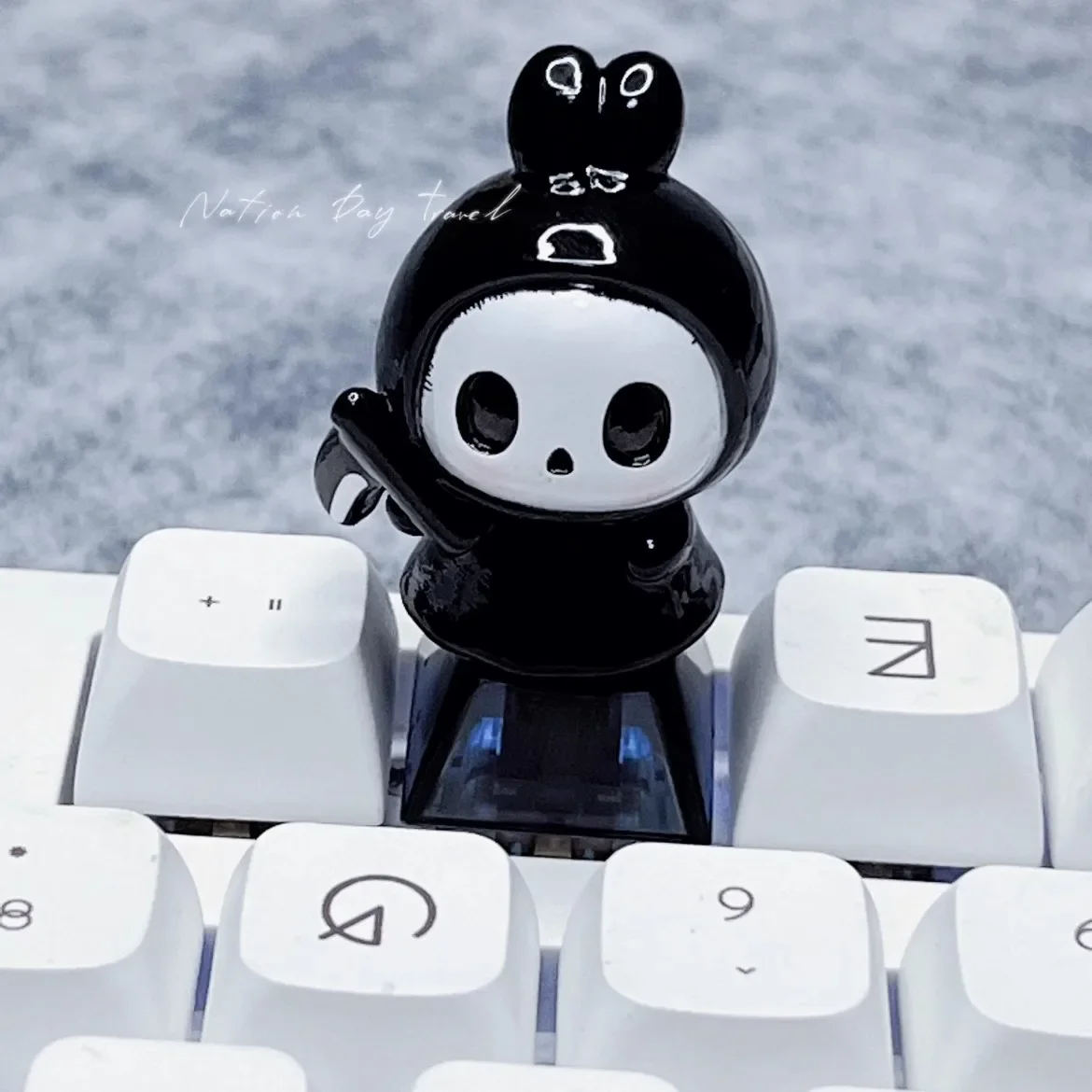 

Cute sickle ghost keycap Cherry MX game mechanical keyboard Halloween gift R4 ESC transparent high transparent keycap