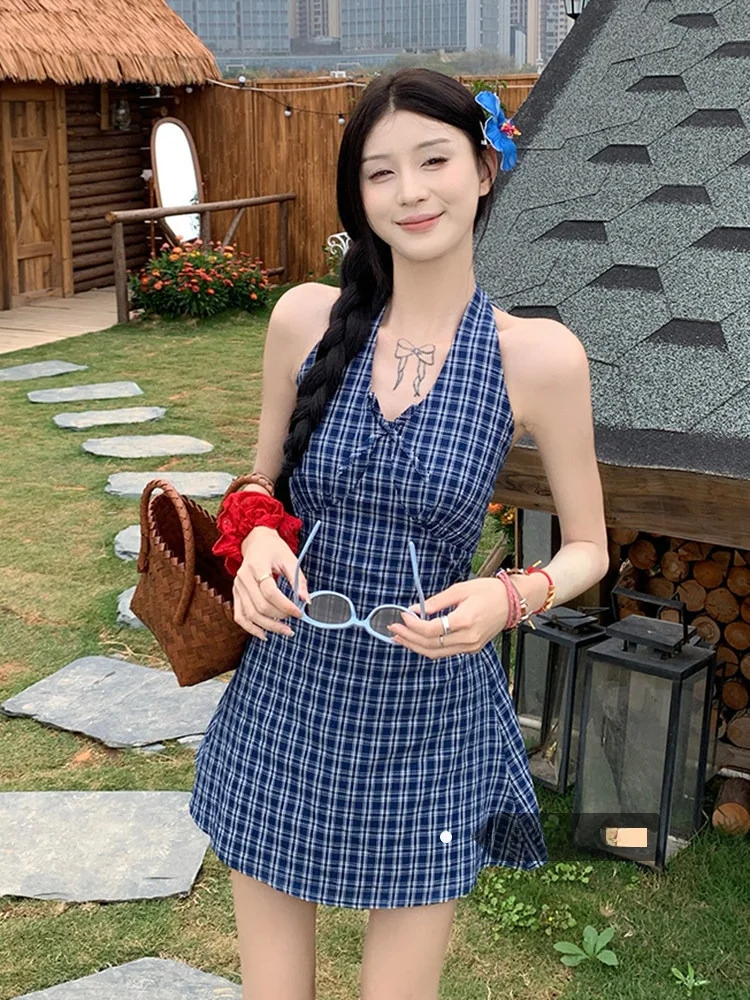 

Летнее женское короткое плиссированное платье А-силуэта с завязками на талии, в клетку, для пляжного отдыха