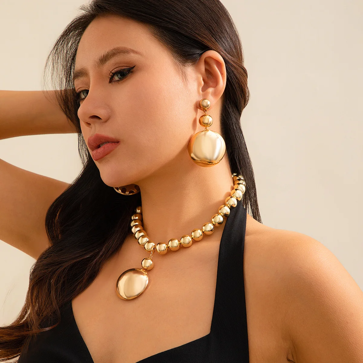 Geometric Cyber Style Resin Bead Choker Necklace Chunky Bold Lightweight Comfortable Durable Jewelry for Women Office Outing