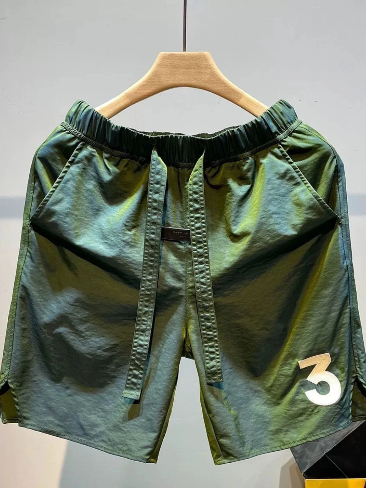 

Быстросохнущие баскетбольные шорты для мужчин в американском пляжном стиле, модные, молодежные, прямого кроя, цельные, однотонные.