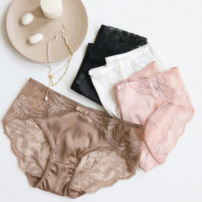 

2pcs/lot Women Panties 100%Natural Silk Lining Sexy Lace Briefs Health New Everyday wear Intimates Pink White YAMI0051