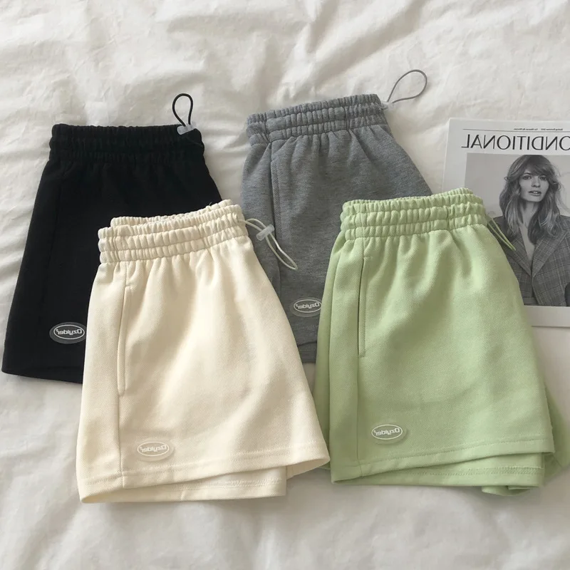 

Women's Fashion 2025 Summer New Comfortable Casual Breathable Hundred Loose Home Wide Leg Hot Pants Student Sports Shorts