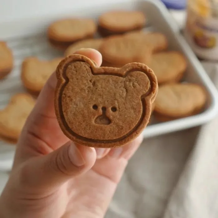 Cute Graffiti Abstract Cartoon Bear Cookie Cutter 3D DIY Cat Fish Dog Biscuit Cookie Mold Baking Tool Fondant Cake Stamp Mold