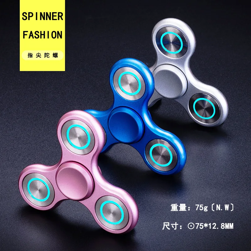 Neue Leuchtende Metall Fidget Spinner Aluminium Legierung Dreieck Hand Spinner Magie Rotierenden Dekompression Fingertip Spielzeug für Erwachsene