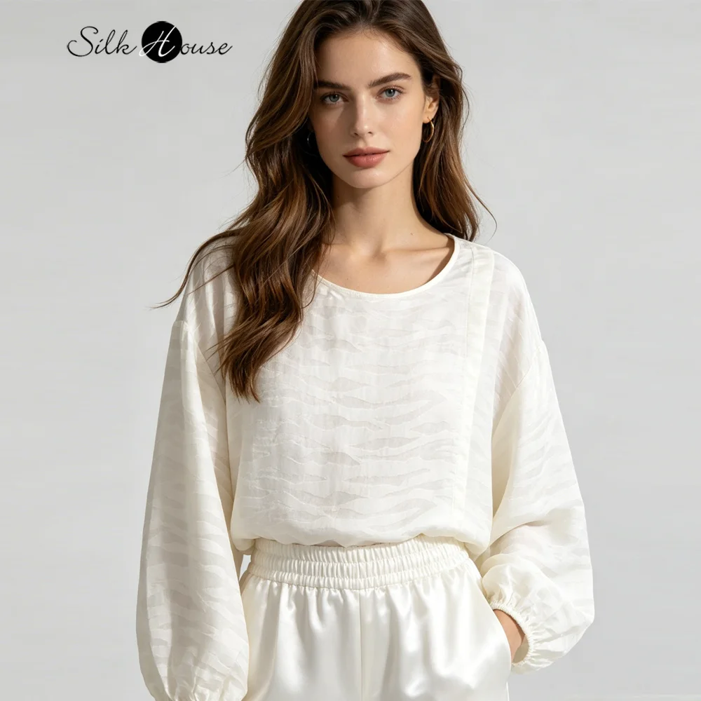 

Plus Size Versatile Minimalist White 50% Natural Mulberry Silk 50% Cotton Round Neck Lantern Long Sleeved Women's Casual T-shirt