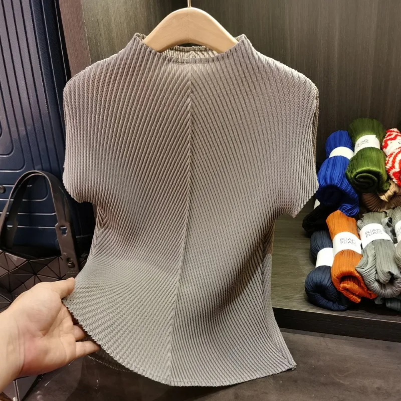 

Miyake Stand-up Collar Solid Color Pleated Blouse Simple Versatile Thin Yankee Short-sleeved T-shirt Female Summer New Commuter