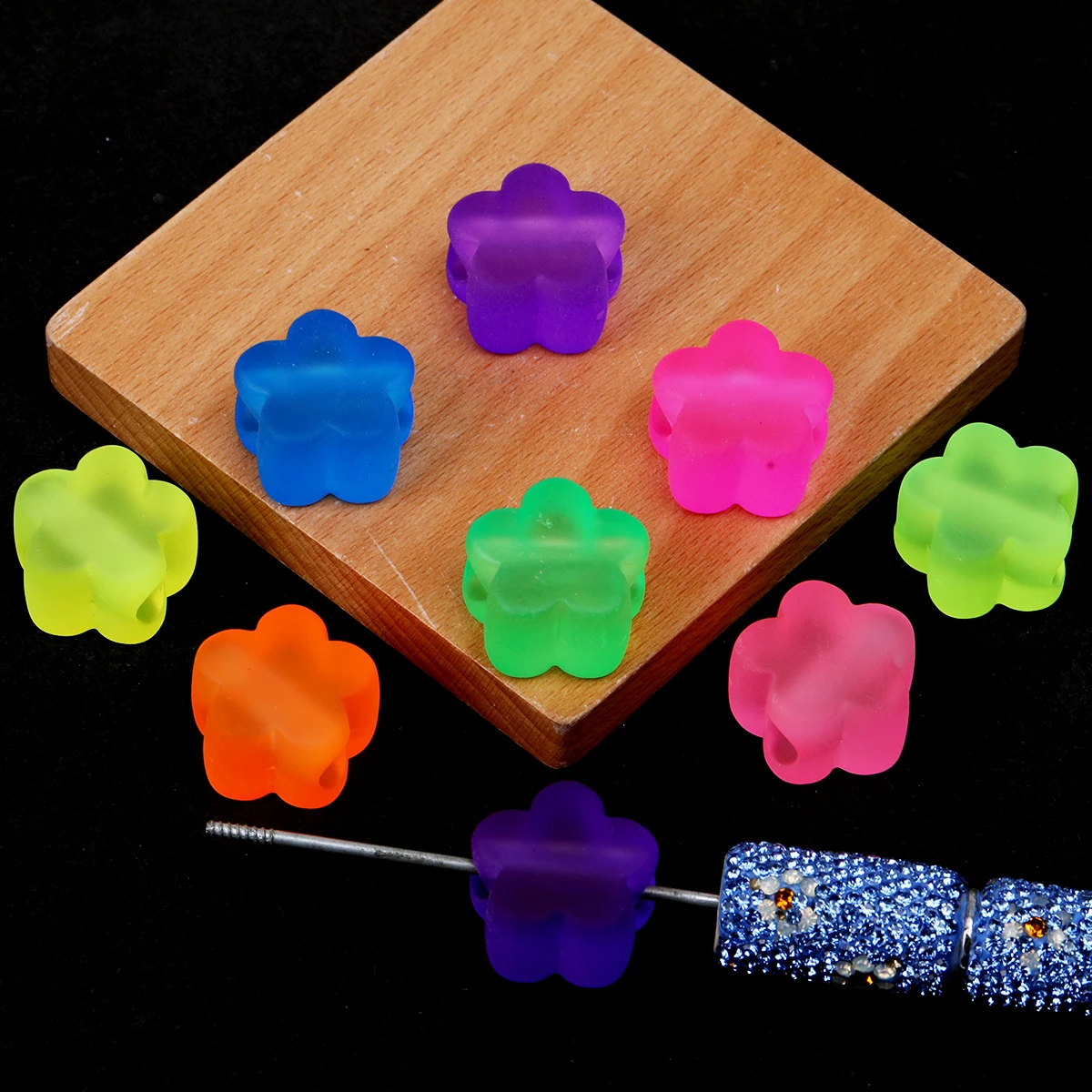 10pcs Random Color Frosted Flower Acrylic Beads, 22mm Neon Translucent Loose Beads, Cute Four-Petal Flower Spacer Beads