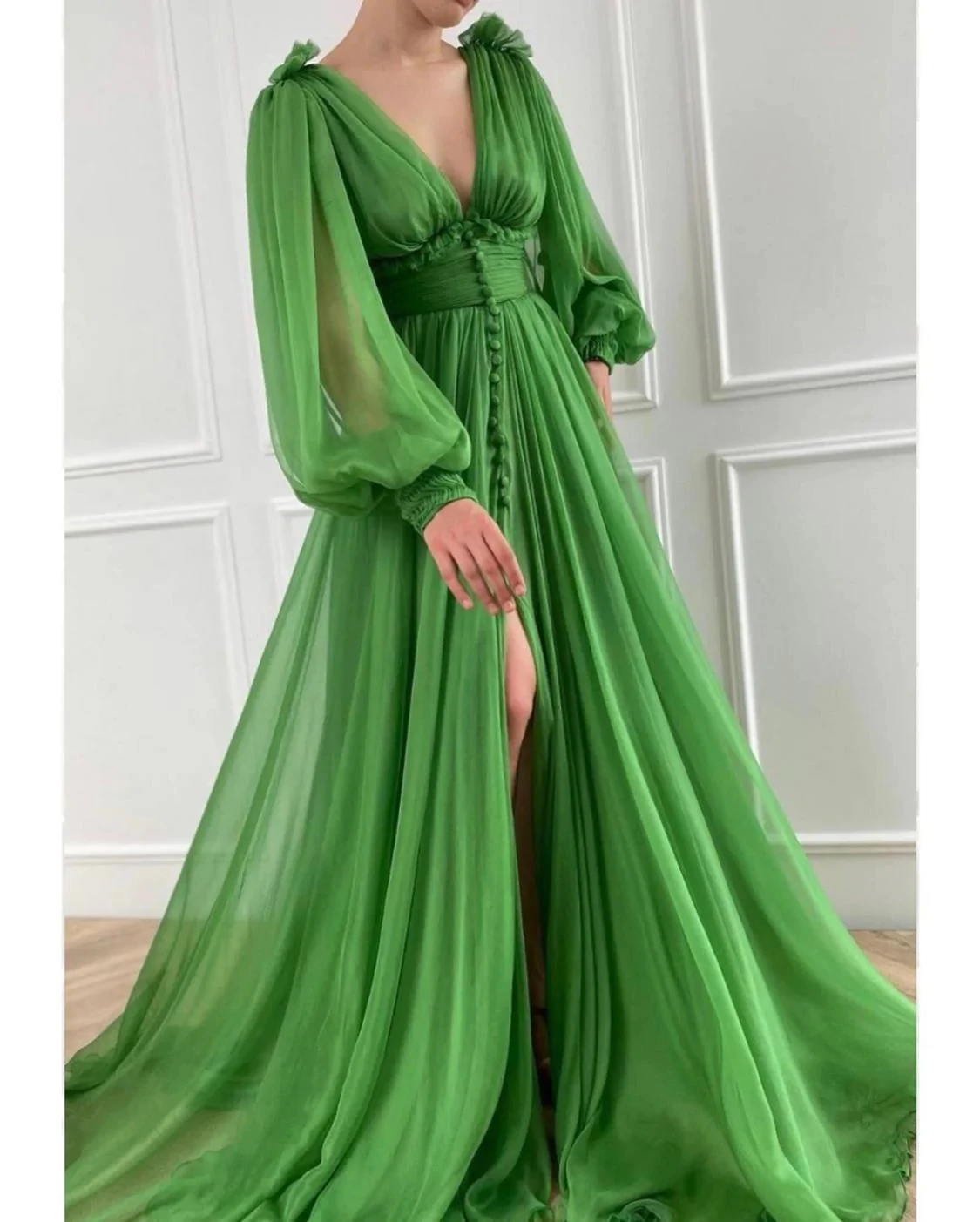 

Bold Green 2023 Prom Dresses A Line Ruffle V Neck Puff Long Sleeves Spit Front Evening Night Party Gowns Arabic Dubai Robe De So