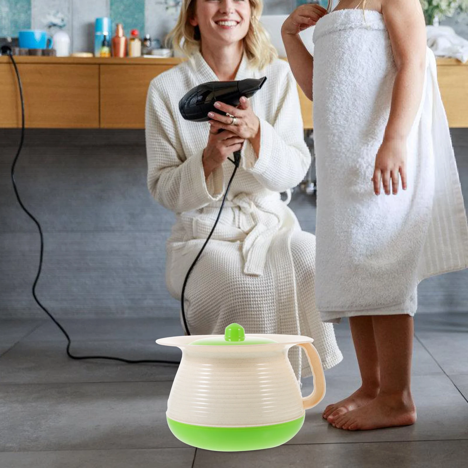 

Infant Urine Bucket Plastic Chamber Pot Portable Bedside Toilet With Lid For Kids Elderly Home Travel Use Chamber Pot For