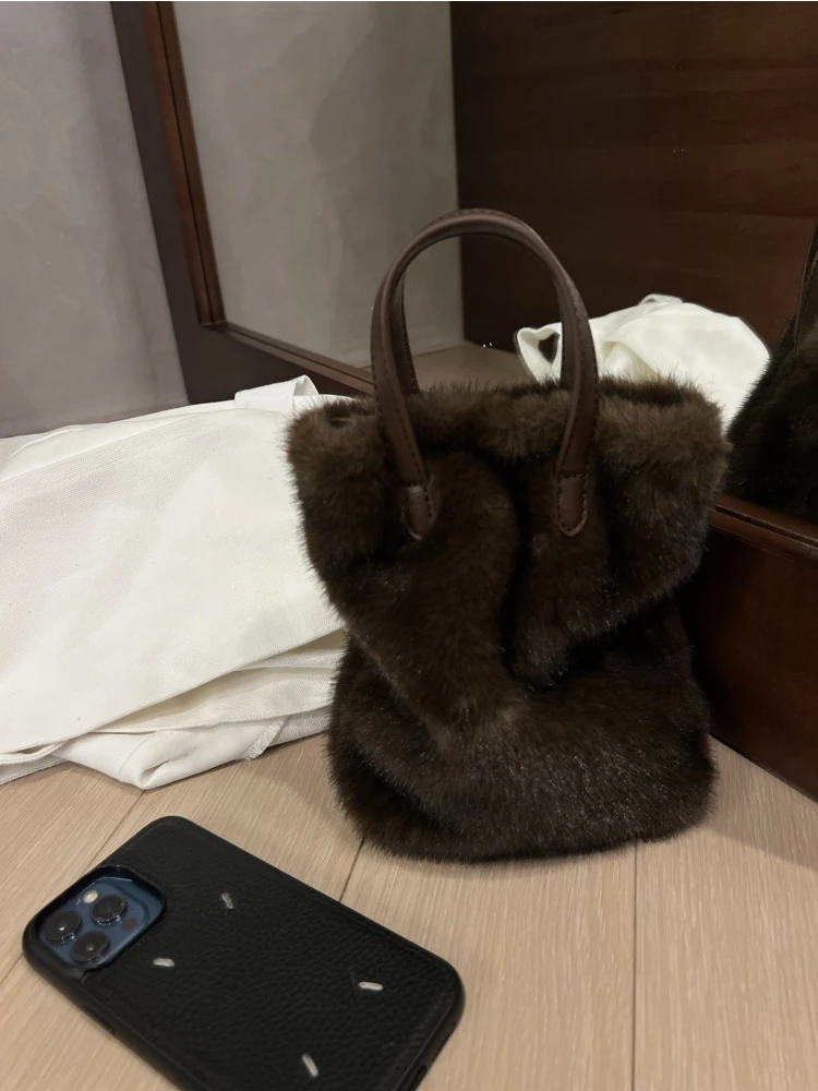 Winter Latest Artificial Fur Tote Bag Women Premium All-Match Purse Crossbody Mobile Phone Bag Solid Color Plush Square Handbag