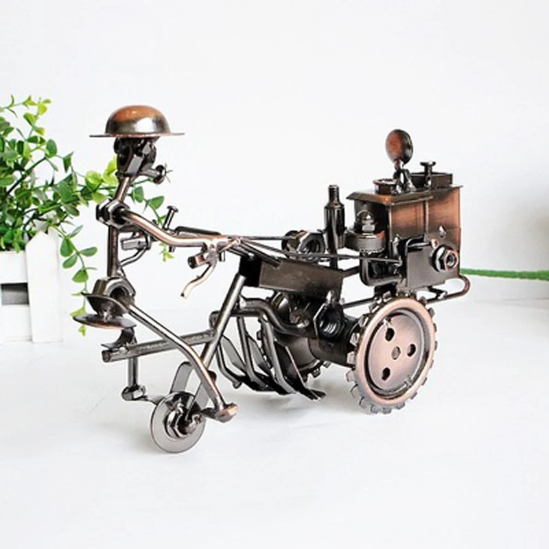 European Vintage Iron Tractor Craft, Metal Retro Nostalgic Ornaments, Home Creative Decoration Vehicle, Miniature Desktop Art