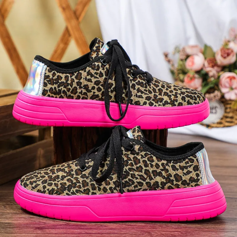

2025 New High Quality Casual Fashion Flat Shoes Women Thick Soles All-match Personality Shoes Soft and Comfortable Women's Shoes