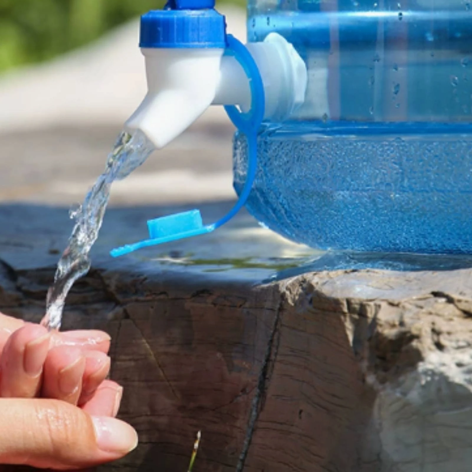 Portable Water Bucket with Tap for Camping Clear 11.3L Container with Built in Handle and Secure Lid