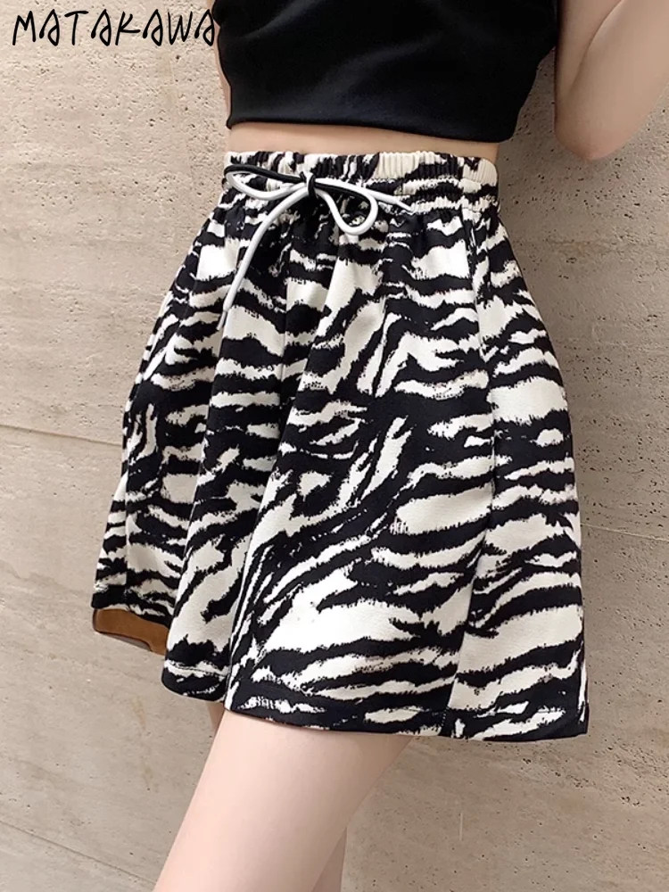 Matakawa Stripes Shorts Mujer Spring Summer High Waist Korean Fashion Retro Loose Women Pants Contrast Color Pantalones Cortos