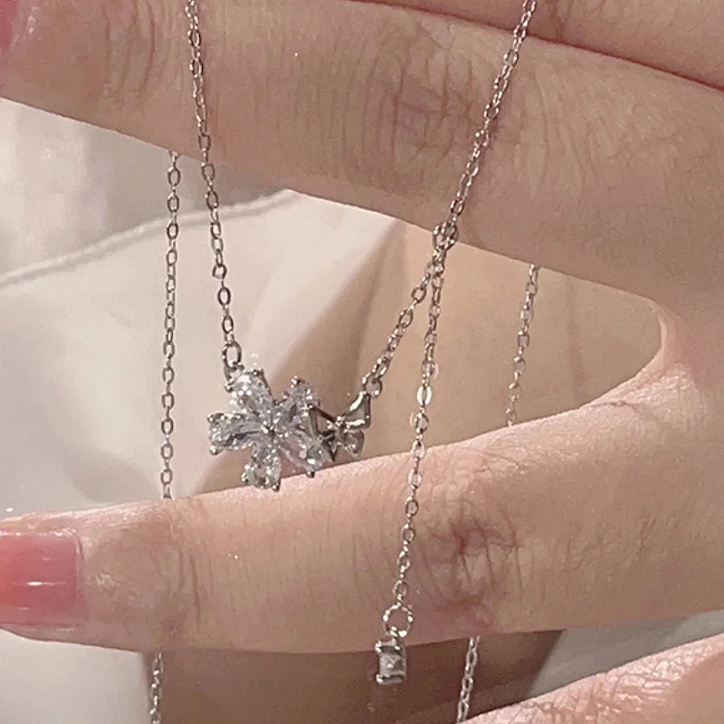 Huitan Süße Silber Farbe Blume Schmetterling Anhänger Halskette Mit Glänzenden CZ Für Frauen Hochzeit Party Täglichen Verlobung Zubehör