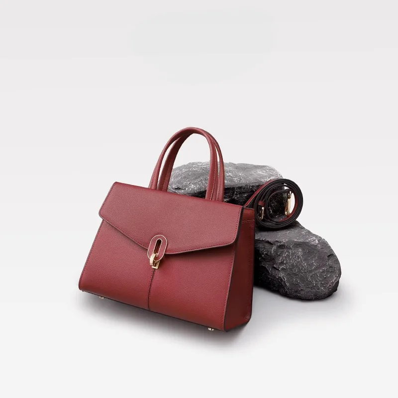 

Красный свадебный клатч 2025. Изготовлен из натуральной кожи, это элегантная ручная сумка, полностью как шикарная сумка для мамы на все случаи жизни.