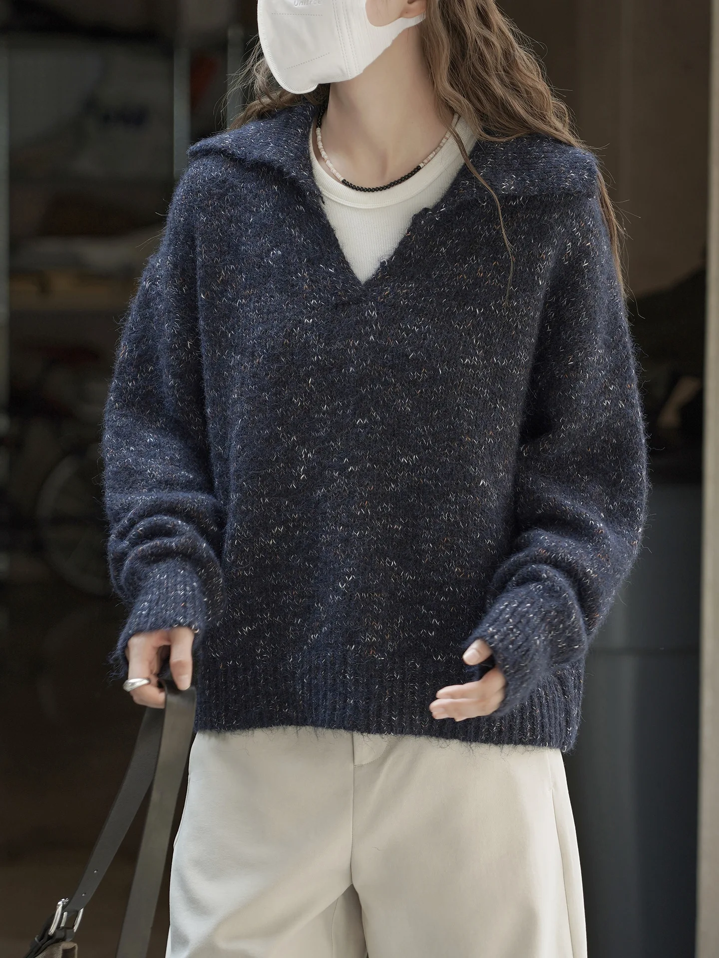 

Новый зимний корейский ленивый темперамент, смешанная цветная текстура, шерстяной вязаный свитер с v-образным вырезом, утягивающий и антивозрастной топ для женщин