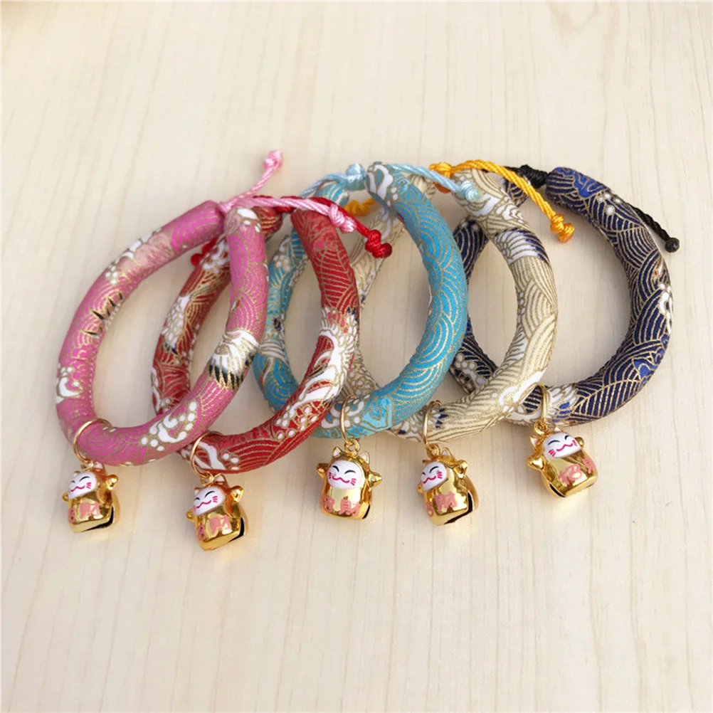 

Pet Cat Dog Collar Handmade Japanese Style Flower Collar Necklace with Bell Adjustable Collar Size XS (Random Color)