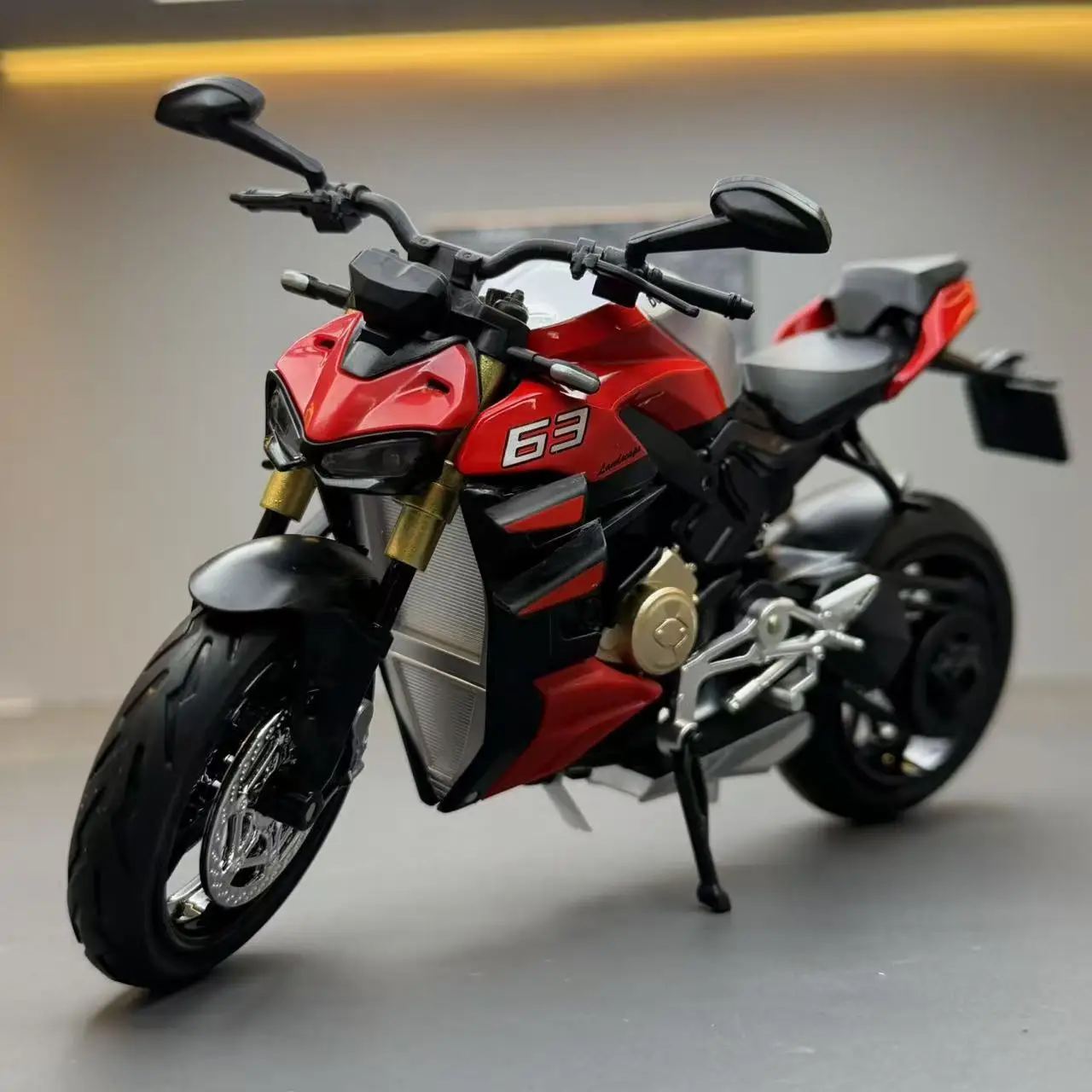 

Мотоцикл V4S 1:12, модель из сплава со звуком и светом, для коллекционеров, подарок на день рождения для детей