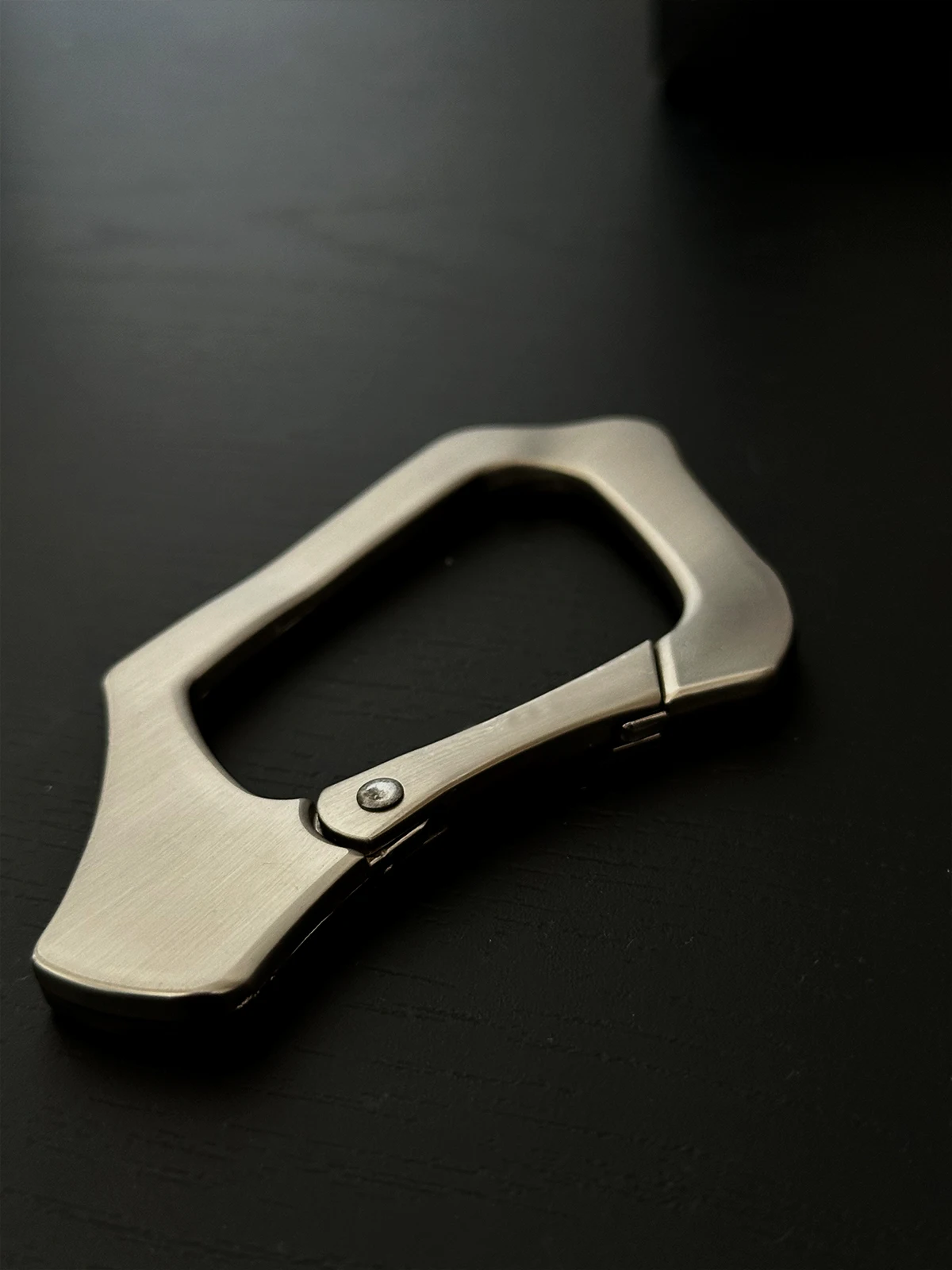 Future Sensation Multi-Functional Geometric Metal Bule Climbing Qui Hang Keychain Neutral Versatile Belt Bule