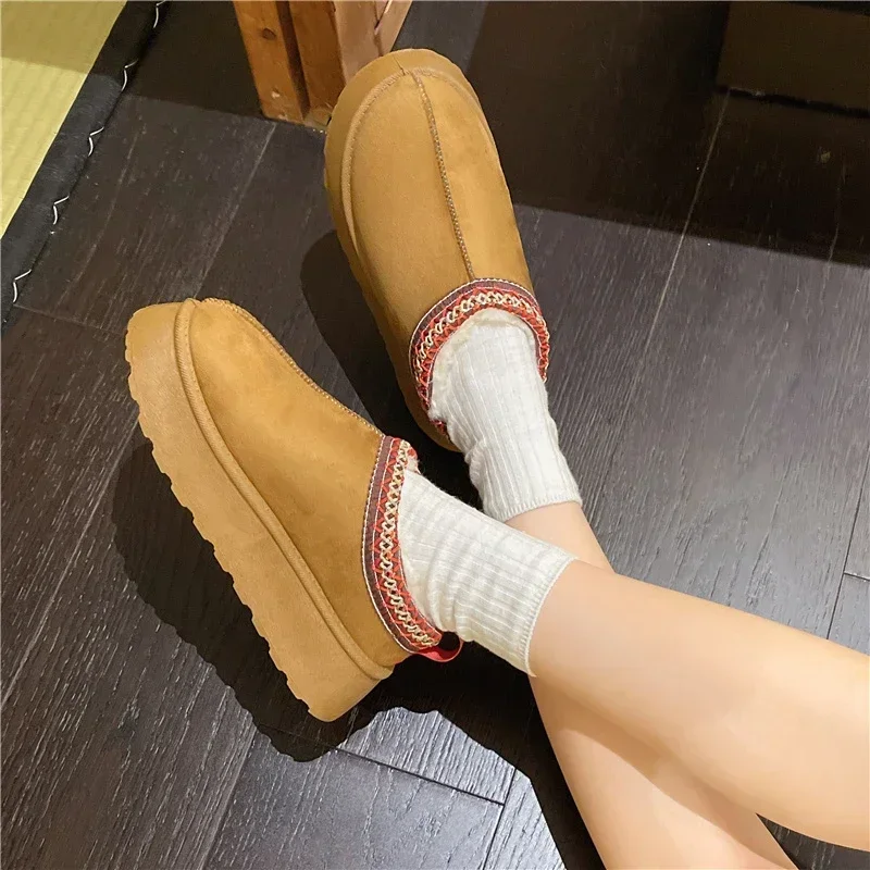 New Snow Boots Winter Women\'s Slippers Outer Wear Warm Plush Cotton Shoes Retro Brown Women\'s Snow Boots Platform Mules