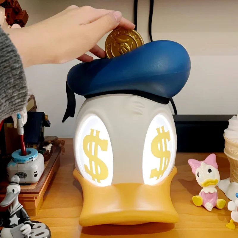 

Ночник с изображением Дональда Дака Диснея, Золотая монета, фигурка богатой утки, милое аниме, рождественское украшение, украшение для рабочего стола, игрушка, рождественский подарок